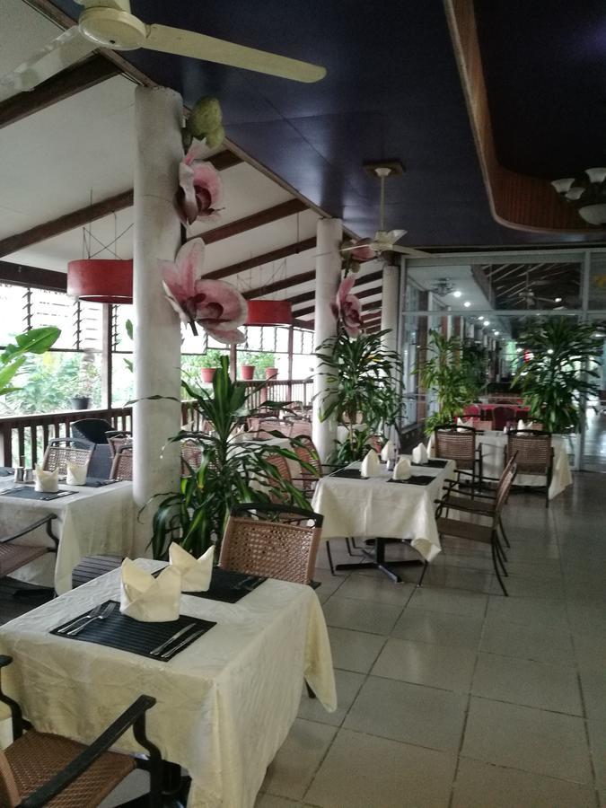 Honiara Hotel エクステリア 写真